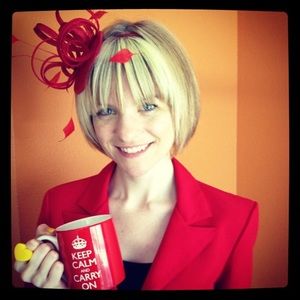 🇬🇧British Made Fancy Red Fascinator! 🇬🇧